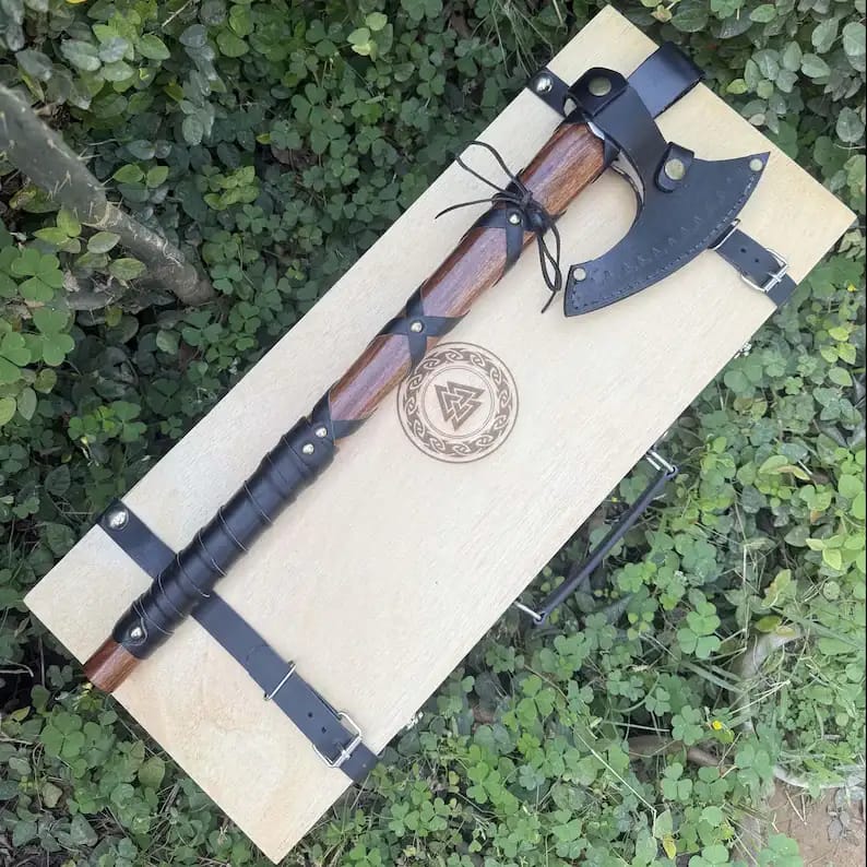Viking Double Axe Gift Set in Wooden Presentation Box - view 3