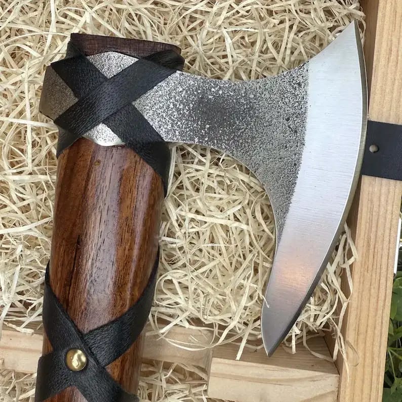 Viking Double Axe Gift Set in Wooden Presentation Box - view 4