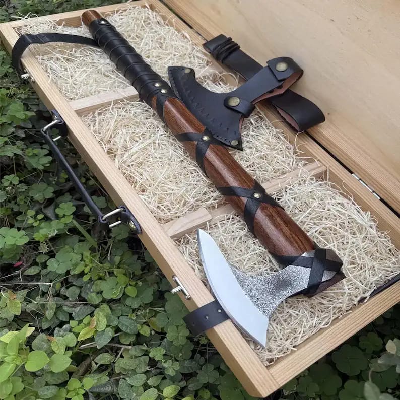 Viking Double Axe Gift Set in Wooden Presentation Box - view 5